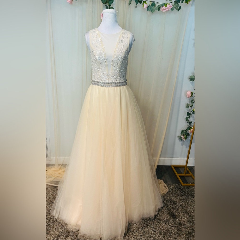 NWT Champagne Tulle Lace Illusion A-Line Bridal Gown Wedding Dress Size 6